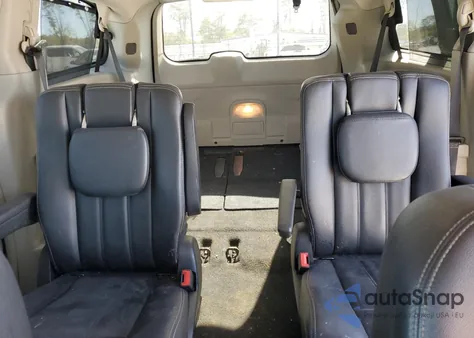 2016 Chrysler Town & Country Touring z USA, uszkodzony, nr VIN 2C4RC1BG9GR287787